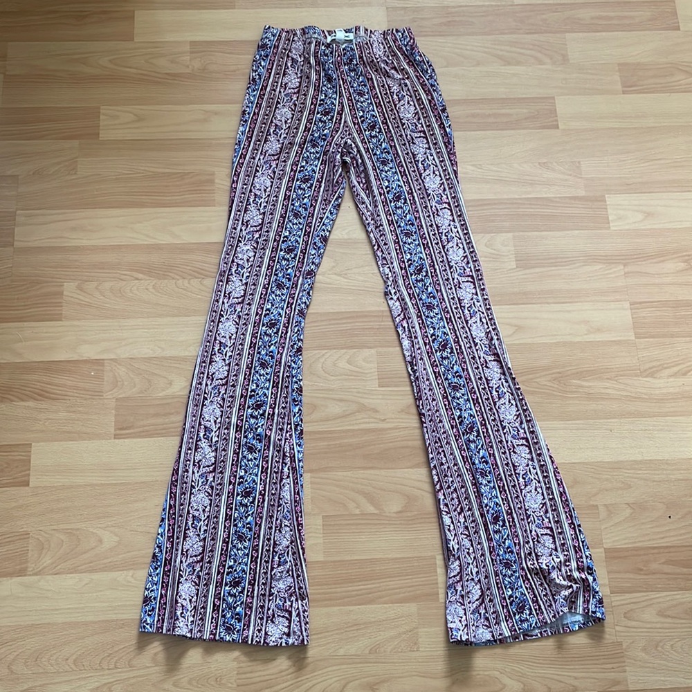 Billabong Flare Leggings. Womens size S